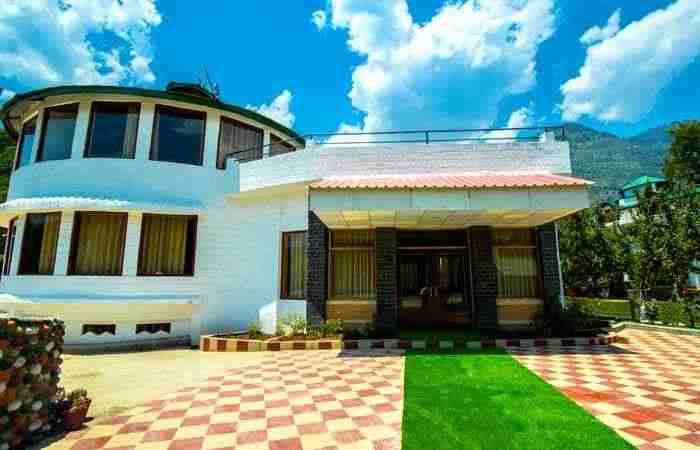 Blowsom Manali Resort