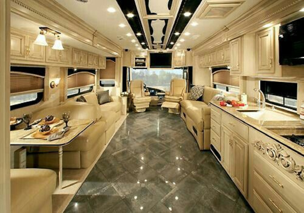 Image of Luxury Coaches for Large-Scale Events