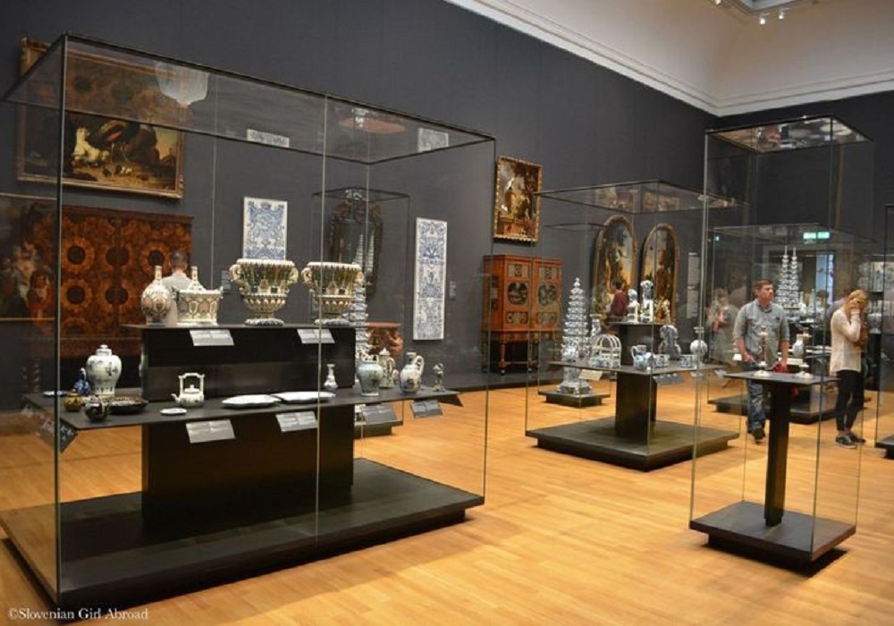 Image of Antique and Collectibles Exhibitions