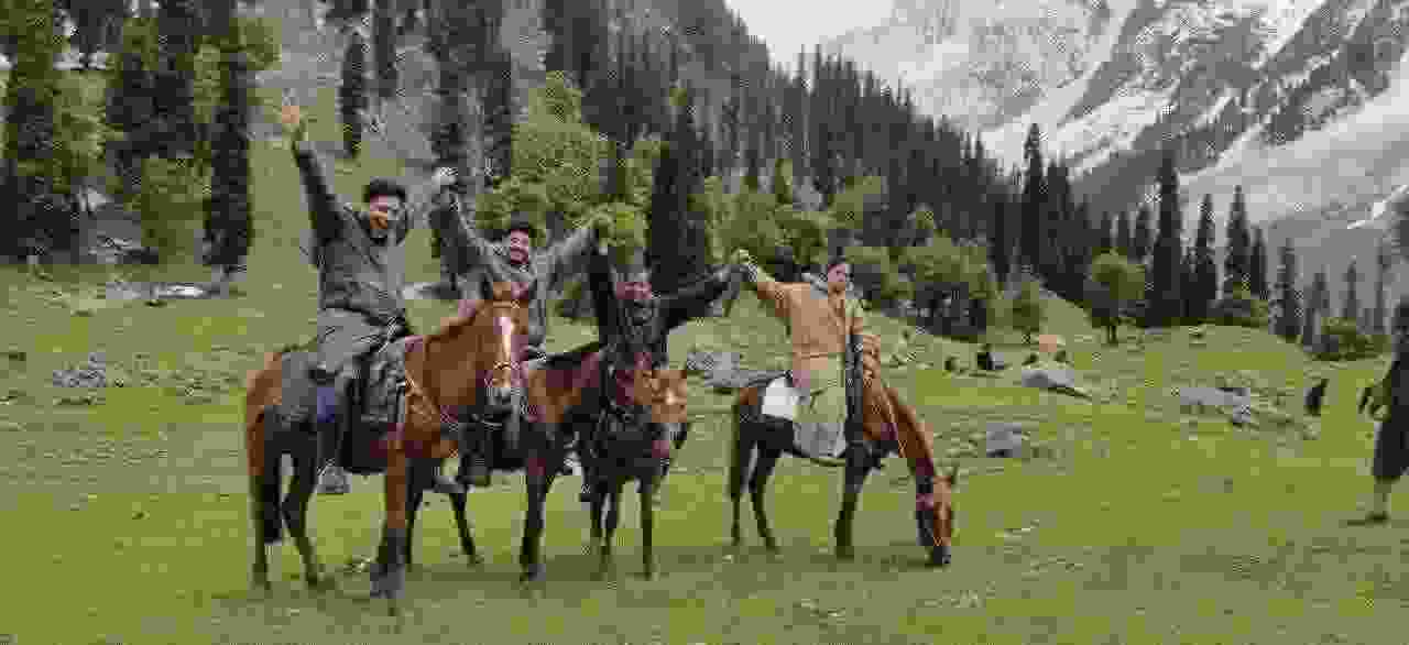 Kashmir Honeymoon Packages