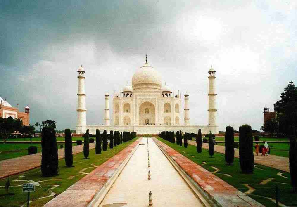 Agra Honeymoon Package
