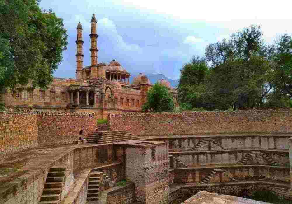 Champaner Weekend Package