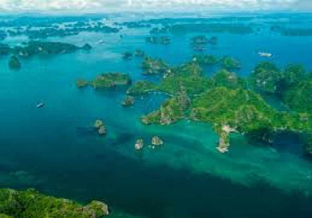 Halong bay Christmas Package