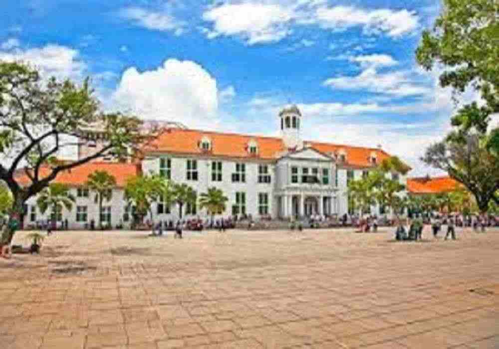 Jakarta School Tour Package