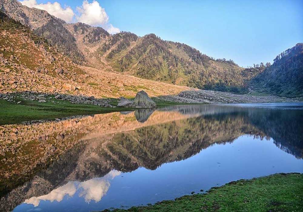 kangra-honeymoon-package-trvme