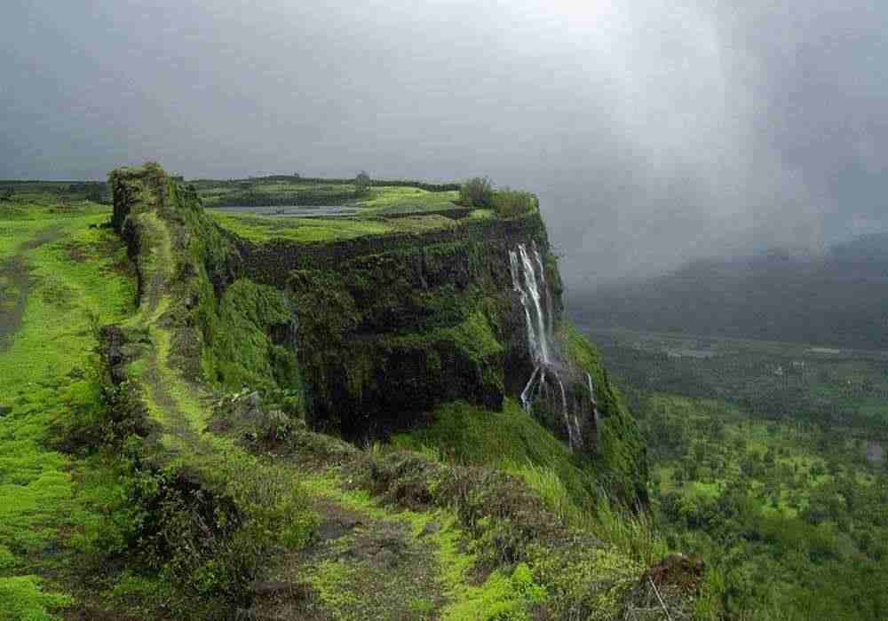 Khandala Honeymoon Package