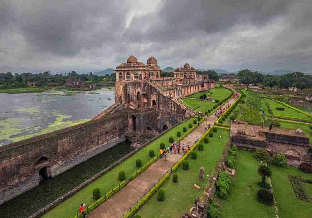 Mandu Monsoon Package
