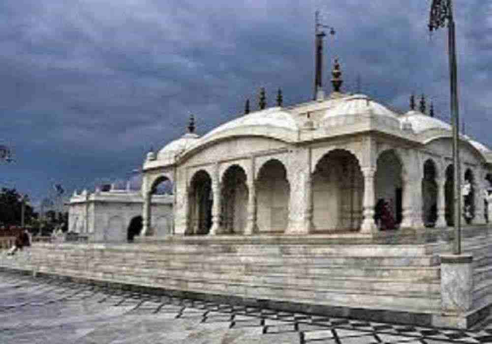 Nalanda Holi Package