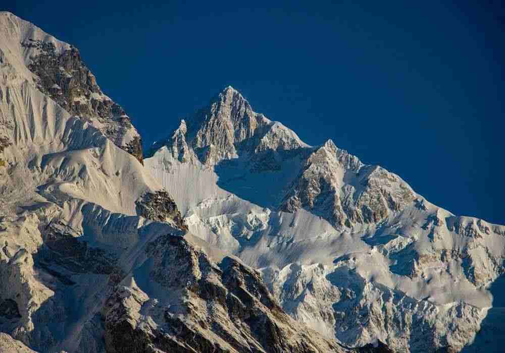 Delhi to Kanchenjunga Trip Package